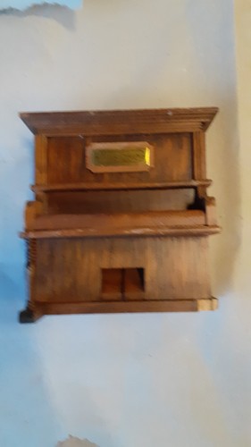 Vintage klavier mit spieluhr - vintage,