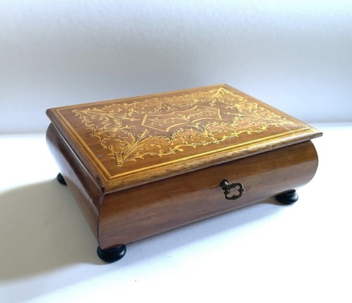 Spieluhr aus holz von lador - von, (